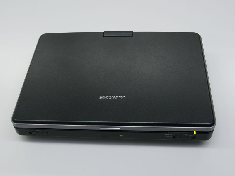 Illustration for article titled Sony DVP-FX850 Portable DVD Player: It's Shiny, It Swivels, It Supports USB Media